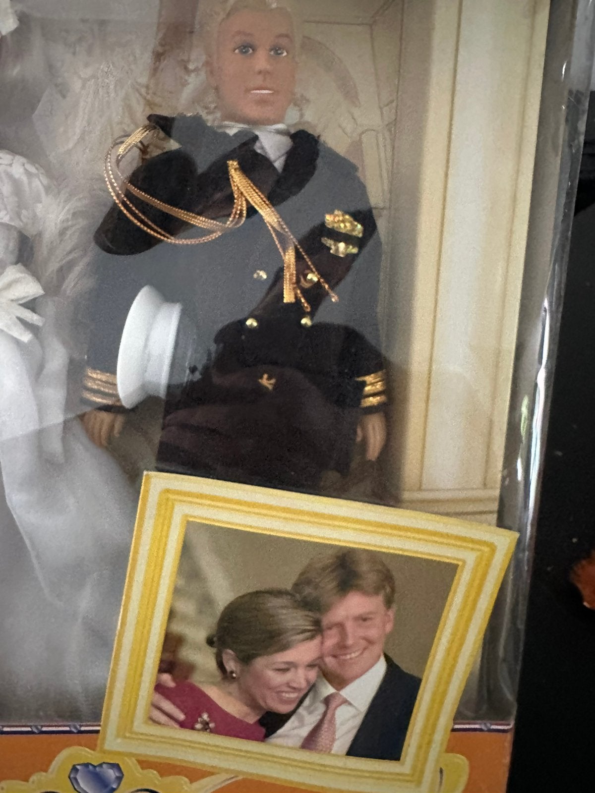 Koninklijke Nederlandse trouwpoppen uit 2002, nieuw., Ophalen of Verzenden, Zo goed als nieuw