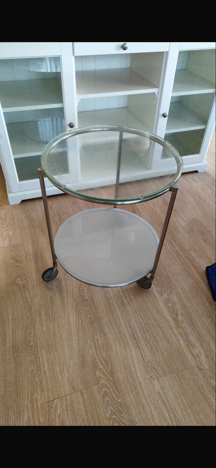 Glazen bijzettafel met wieltjes van IKEA, Minder dan 55 cm, Gebruikt, Rond, Glas