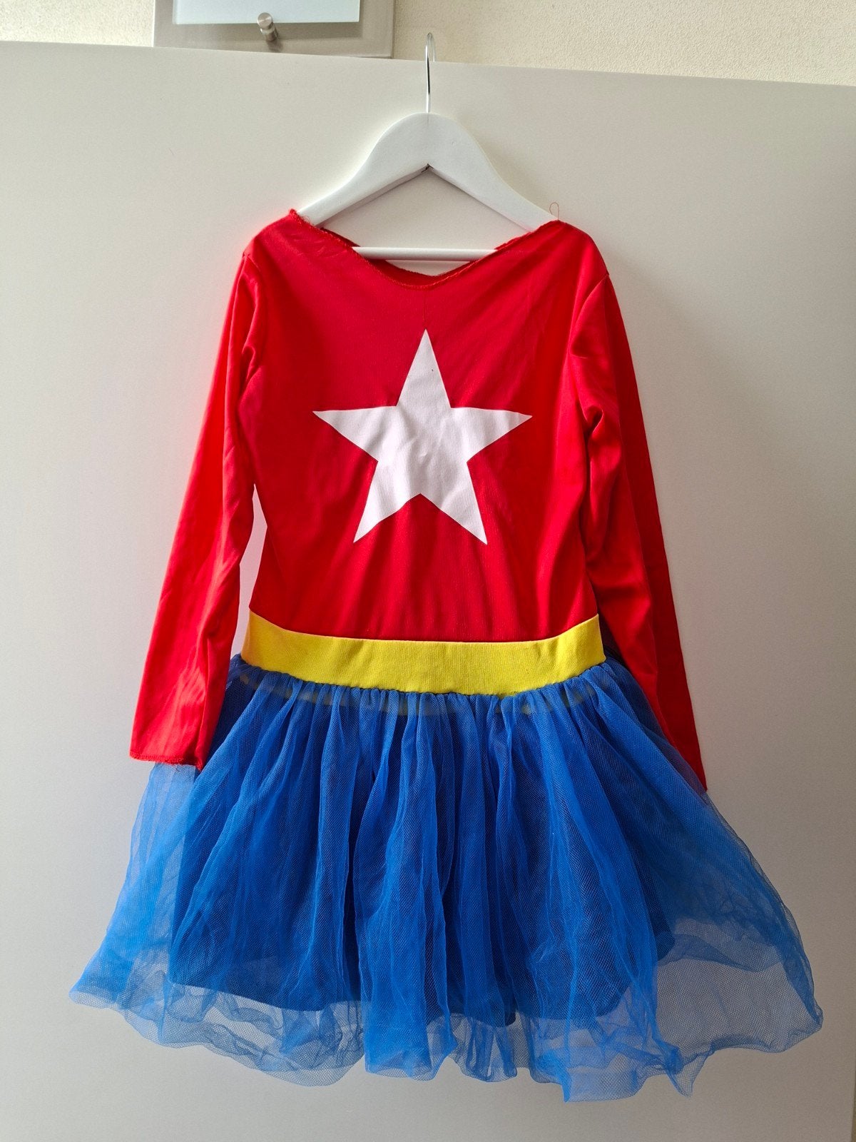 Superhelden jurk rood/blauw met ster - Maat 128, Ophalen of Verzenden, Gebruikt, 122 t/m 128, Jongen of Meisje