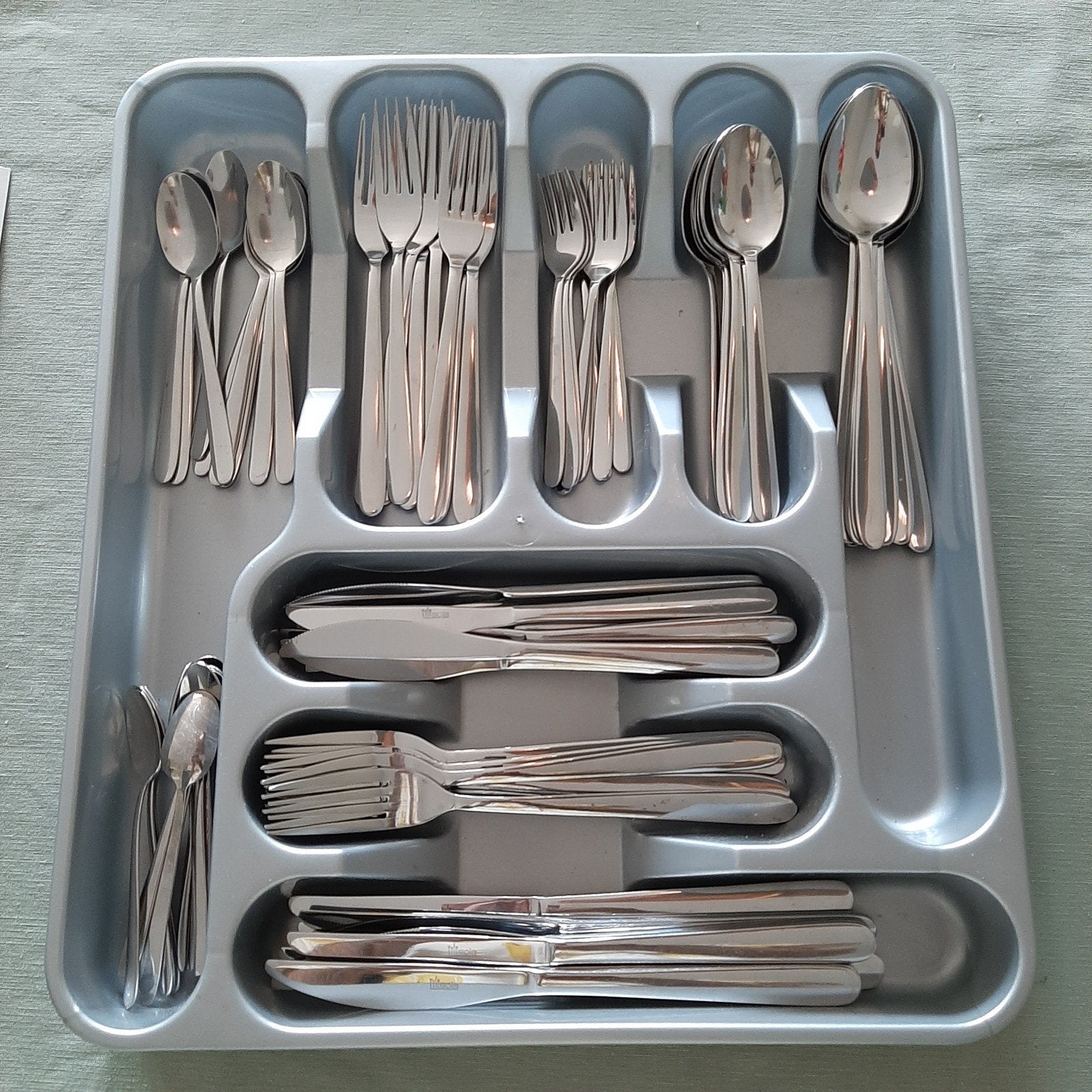 Sola 9-delige bestekset met extra lepels en vorkjes, Ophalen