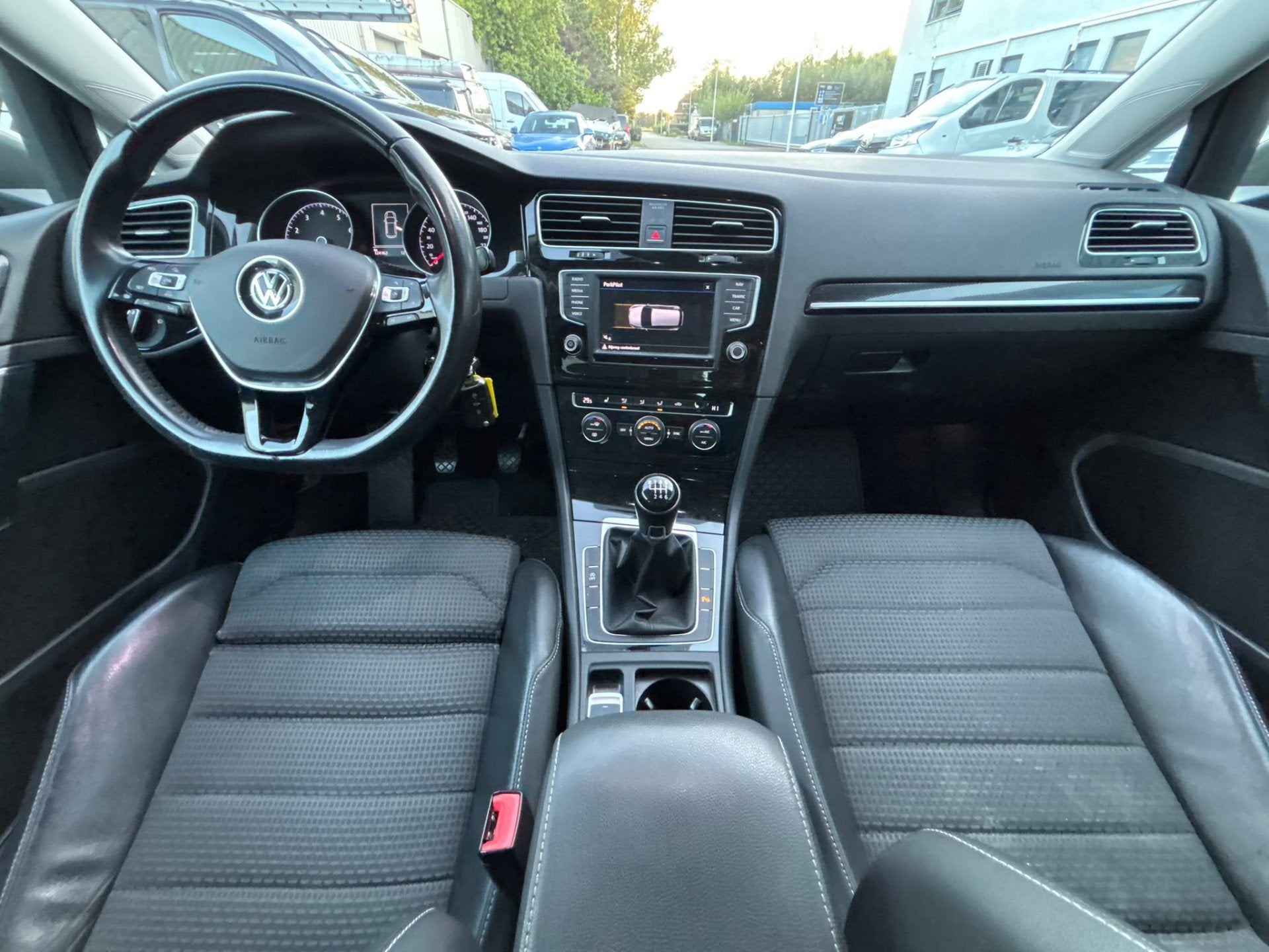 Volkswagen Golf 1.4 TSI ACT Connected Series / 124 DKM / DEA, Auto's, Voorwielaandrijving, Dealer onderhouden, Gebruikt, 4 cilinders