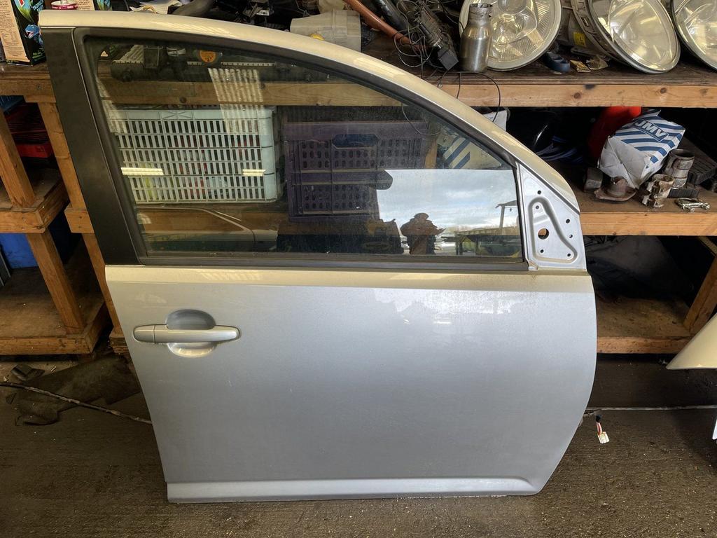 Rechter voor portier Daihatsu Sirion 2 bouwjaar 2005, Gebruikt, Daihatsu, -, Deur