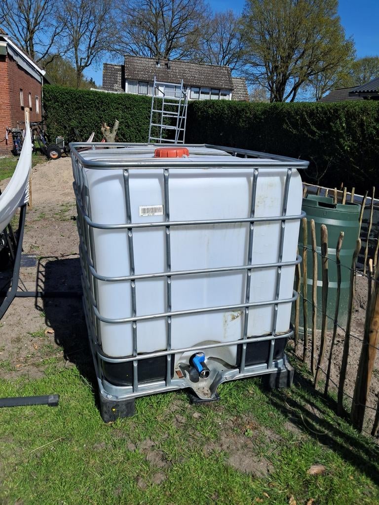 Schoon IBC vat met kraantje., Tuin en Terras, Regentonnen, 150 liter of meer, Ophalen of Verzenden, Zo goed als nieuw, Met kraantje