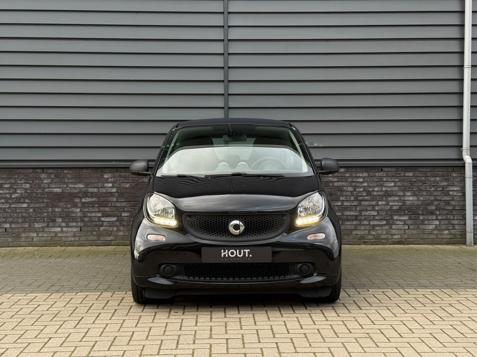 Smart Fortwo 1.0 Base Cruise Airco Bluetooth, Auto's, Gebruikt, Zwart, Zwart, Handgeschakeld