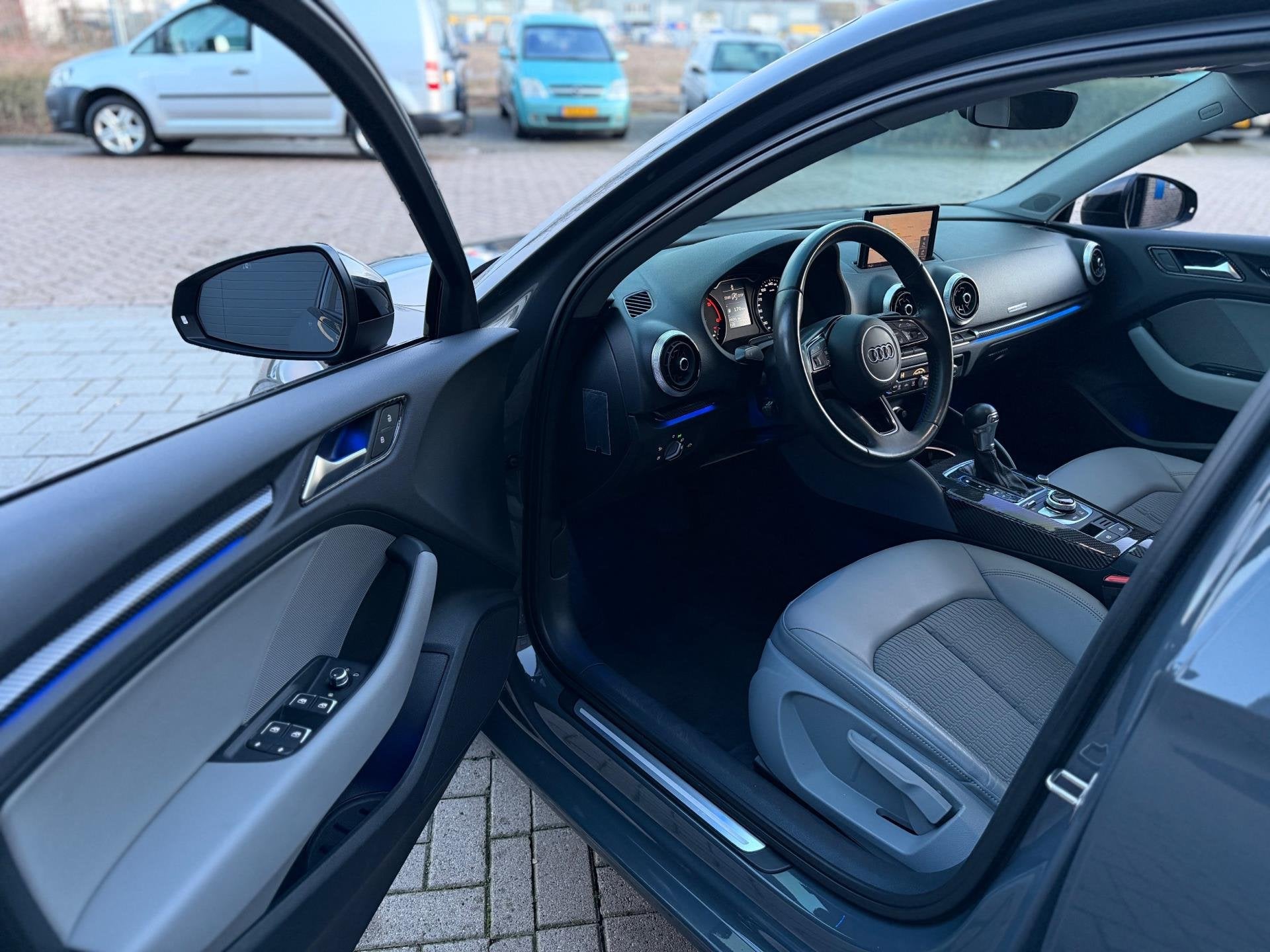 Audi A3 Limousine 30 TDI Automaat S-Tronic Ambient Lighting, Auto's, Dealer onderhouden, Gebruikt, 4 cilinders, Origineel Nederlands