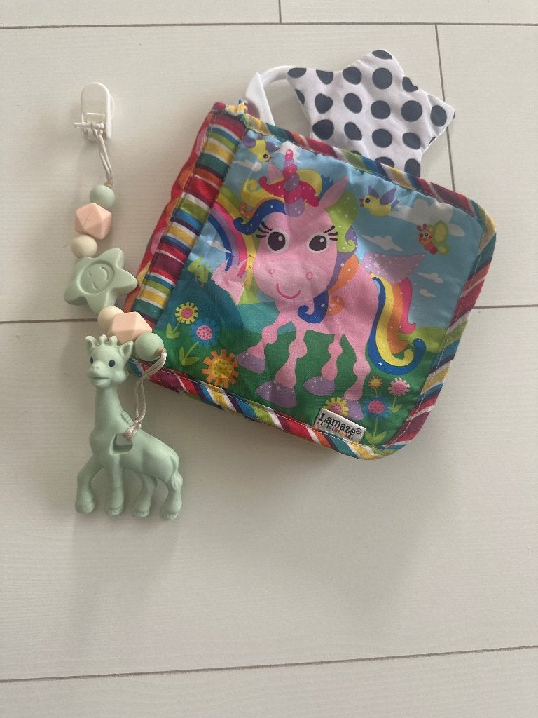 Lamaze eenhoorn stoffen boekje met siliconen speenkoord, Ophalen of Verzenden, Gebruikt, Meisje