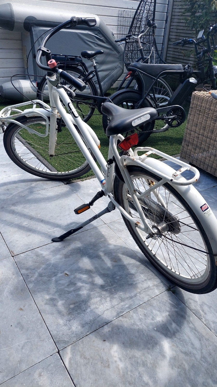 Witte damesfiets met versnellingen en lage instap, Fietsen en Brommers, Fietsen | Dames | Damesfietsen, Gebruikt, Versnellingen
