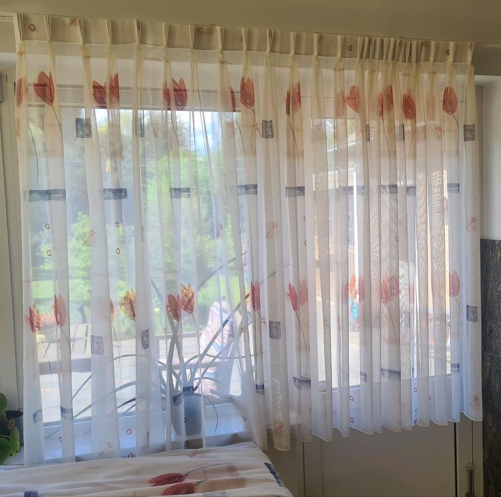 Luxe witte vitrage, rood gebloemd en blauw-beige motief, Blauw, 100 tot 150 cm, Ophalen of Verzenden, Zo goed als nieuw