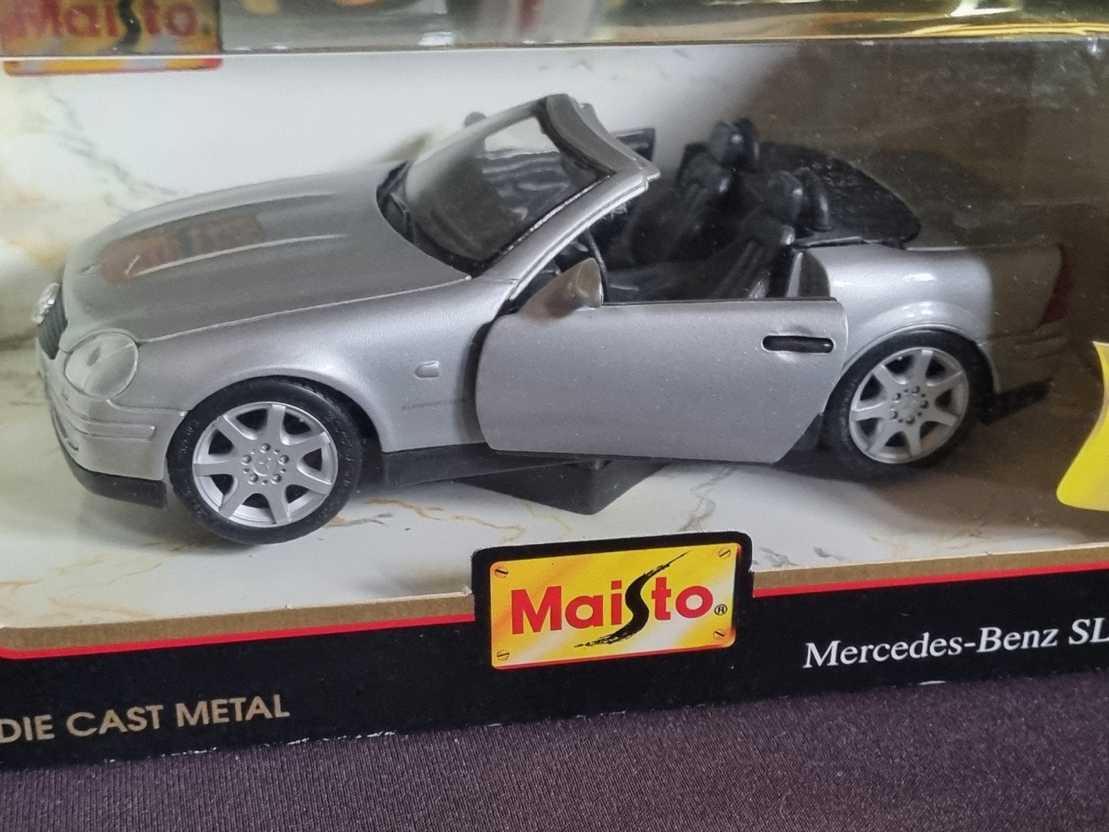 Maisto Mercedes-Benz SLK 230 (1996) Die Cast Model, Hobby en Vrije tijd, Modelauto's | 1:24, Ophalen of Verzenden, Nieuw, Auto