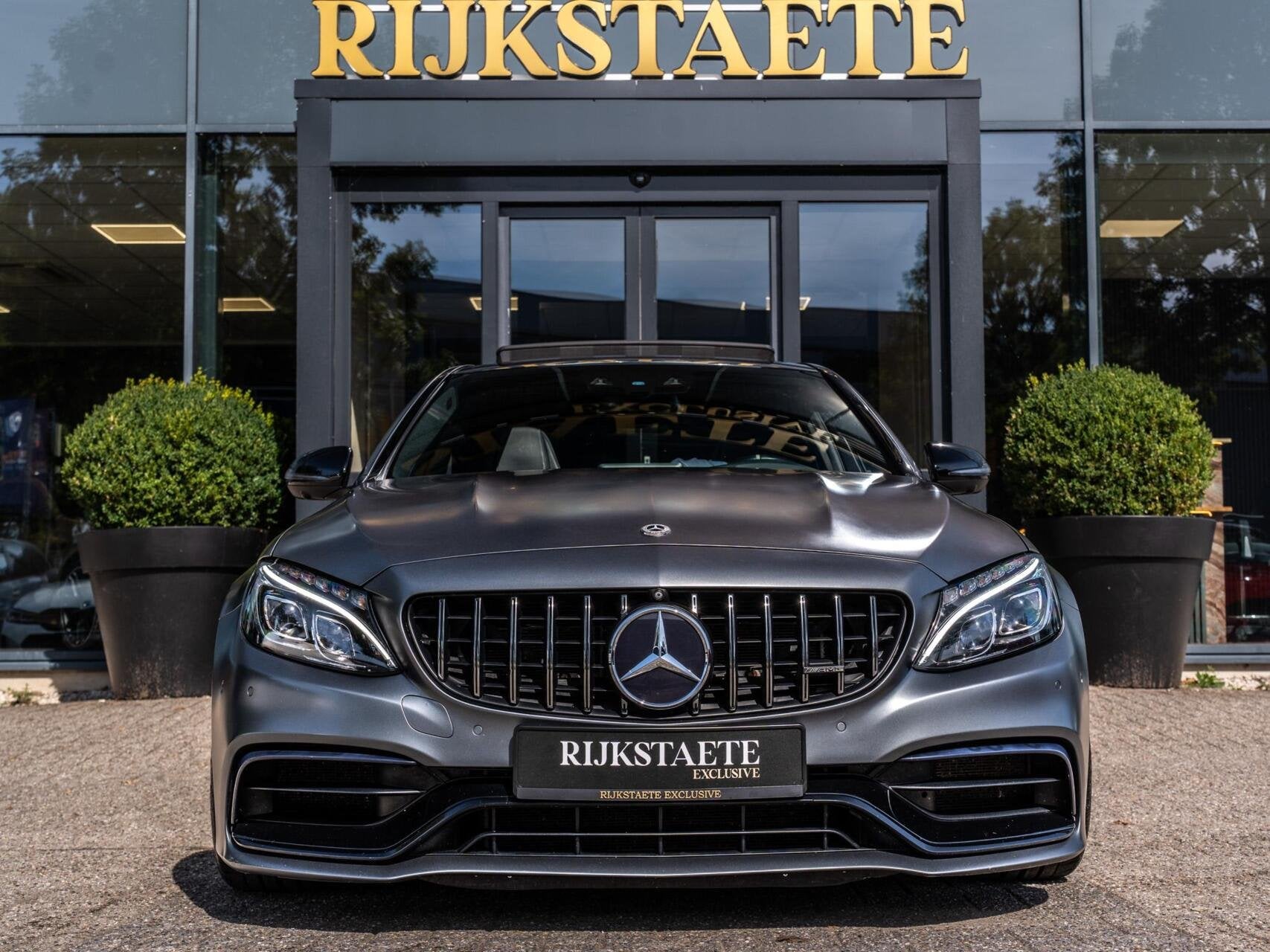 Mercedes C-klasse AMG C63S|PANO|KERAMISCH|BURMESTER|HUD|KUIP, Auto's, Automaat, Dealer onderhouden, Achterwielaandrijving, Gebruikt