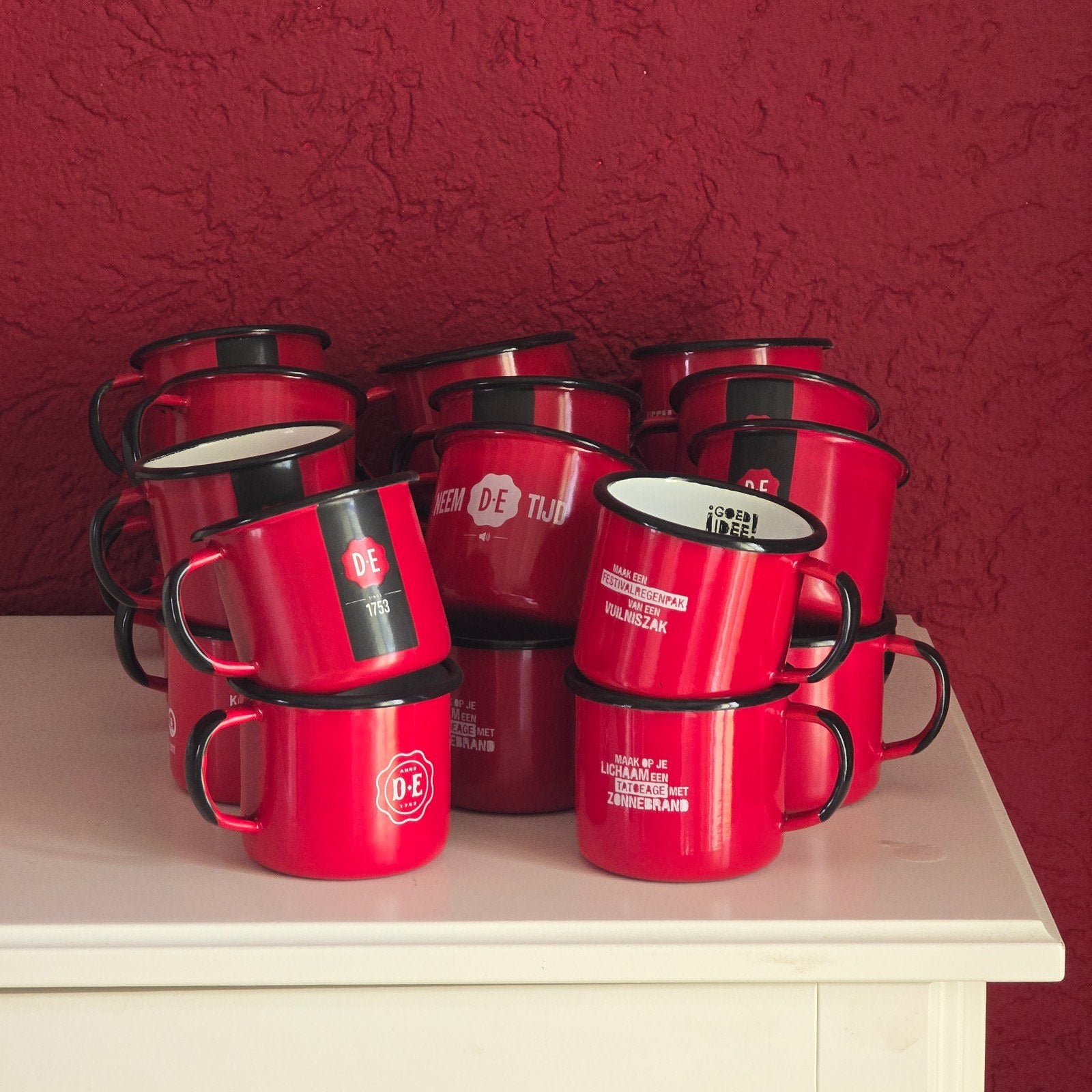 Douwe Egberts emaille mokken (22), Ophalen, Overige materialen, Overige merken, Zo goed als nieuw
