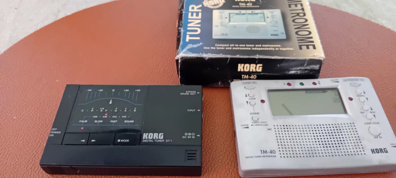 2x Korg Metronoom/Tuner: TM-40 en DT-1, Ophalen of Verzenden
