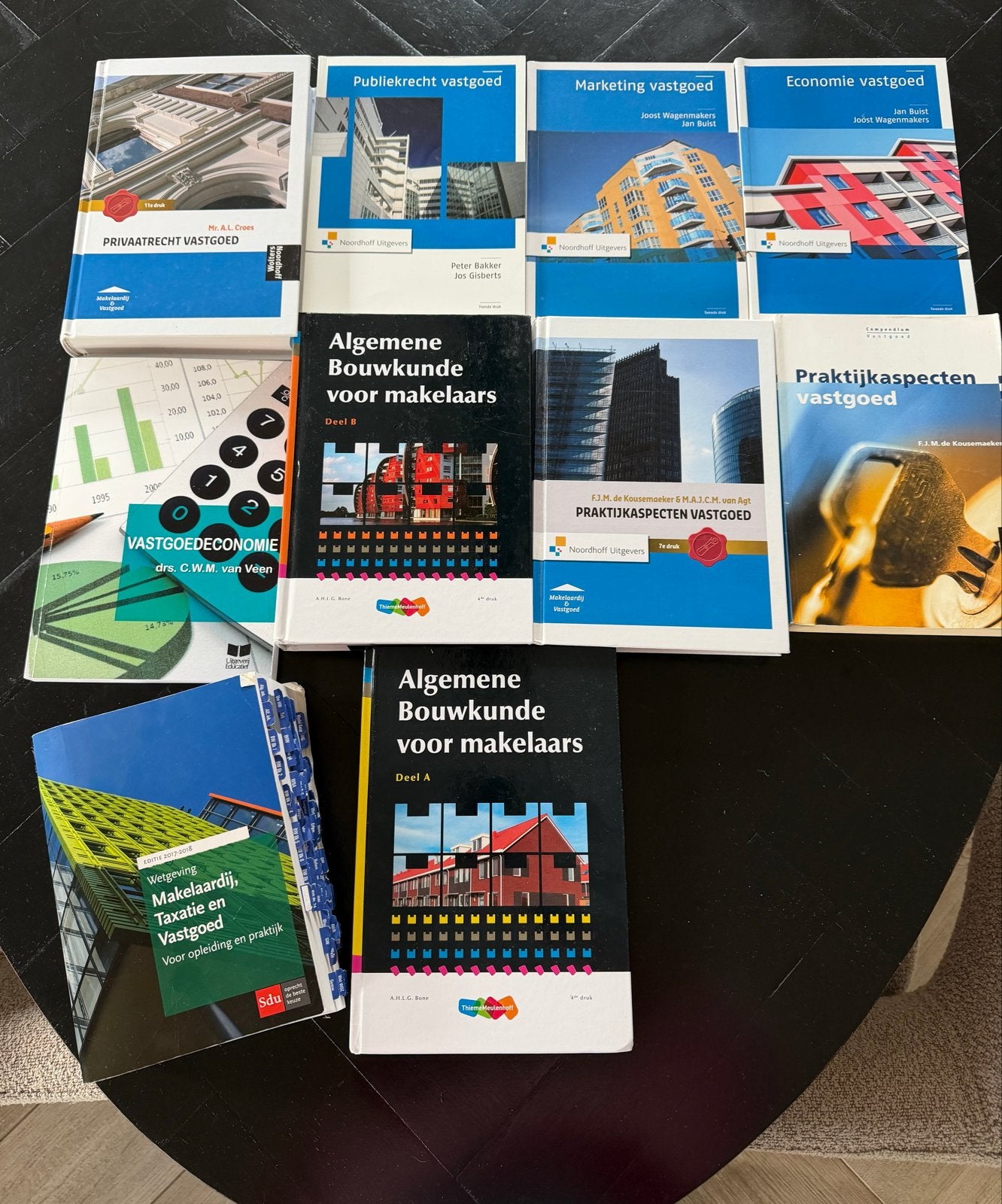 Vastgoed en Makelaardij Schoolboeken - Compleet Pakket, Ophalen of Verzenden, Zo goed als nieuw, Overige niveaus, Overige vakken