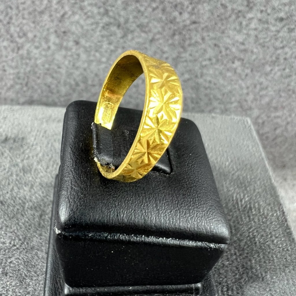 Gouden Ring | 22k | 3,54g | bandring | 16,75 | 416844, Gebruikt, Ophalen of Verzenden, Kleiner dan 17, Dame
