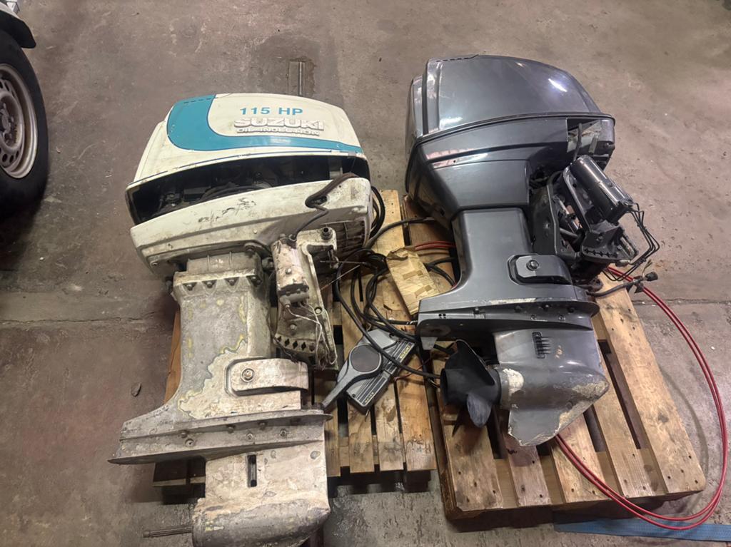 Suzuki DT 115 pk & Suzuki DT 140 pk oil injection, Gebruikt, Elektrische start, Ophalen of Verzenden, 30 pk of meer