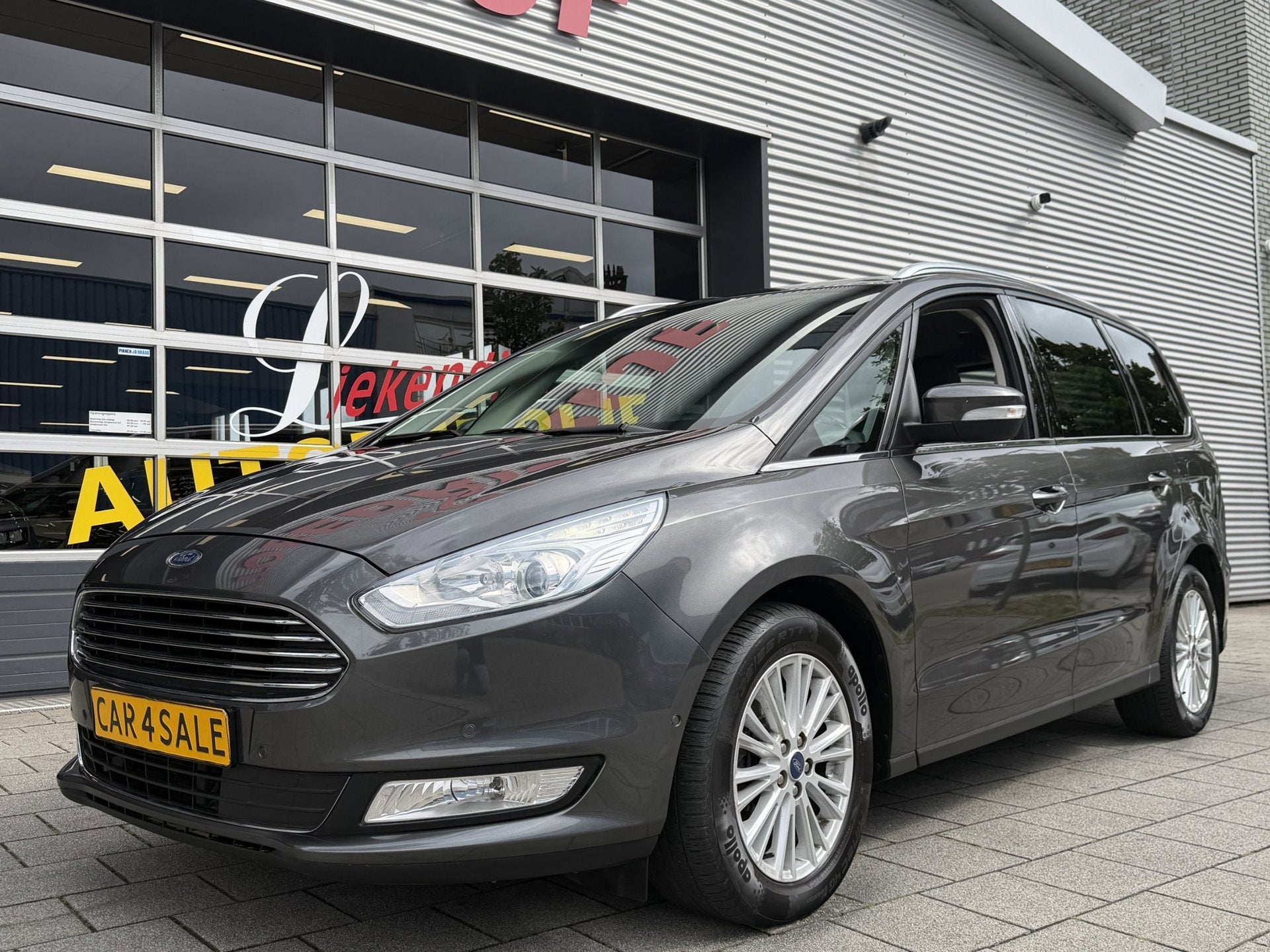 Ford Galaxy 1.5 EcoBoost Titanium - 7 Personen - Navigatie I, Voorwielaandrijving, Dealer onderhouden, Stof, Zwart
