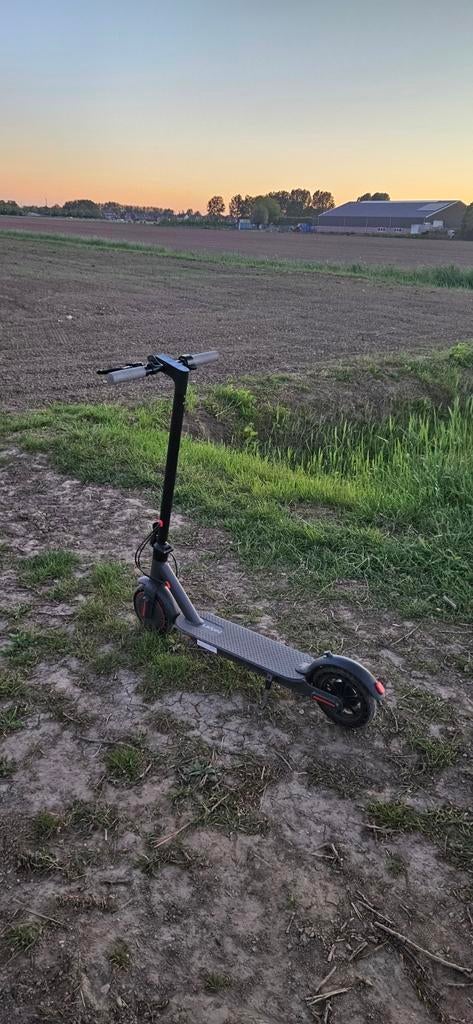 Elektrische step, Ophalen, Zo goed als nieuw, Elektrische step (E-scooter), Ladped