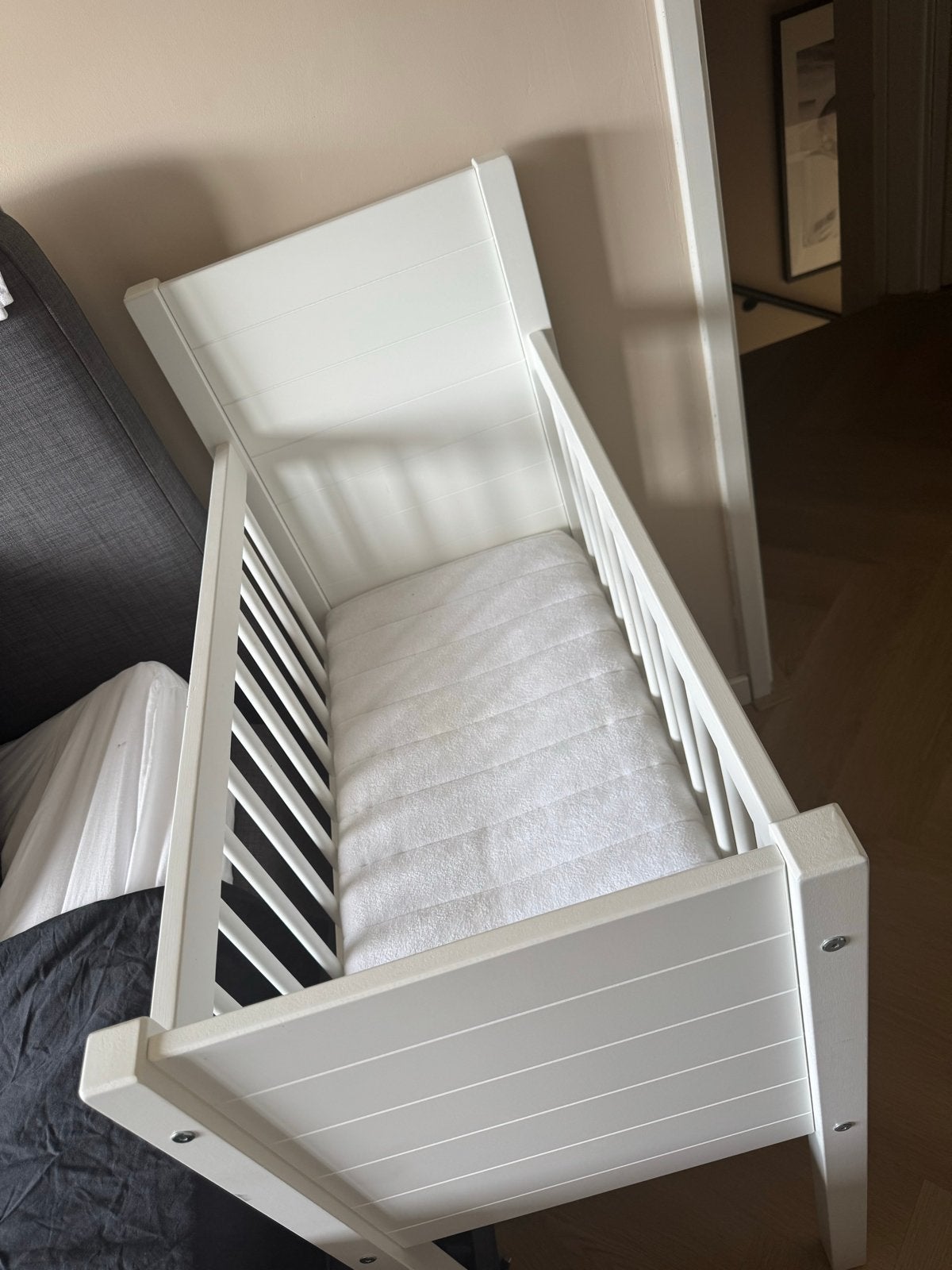 Witte Wieg met Matrasje - Zo goed als nieuw, Kinderen en Baby's, Ophalen, Zo goed als nieuw, Wieg