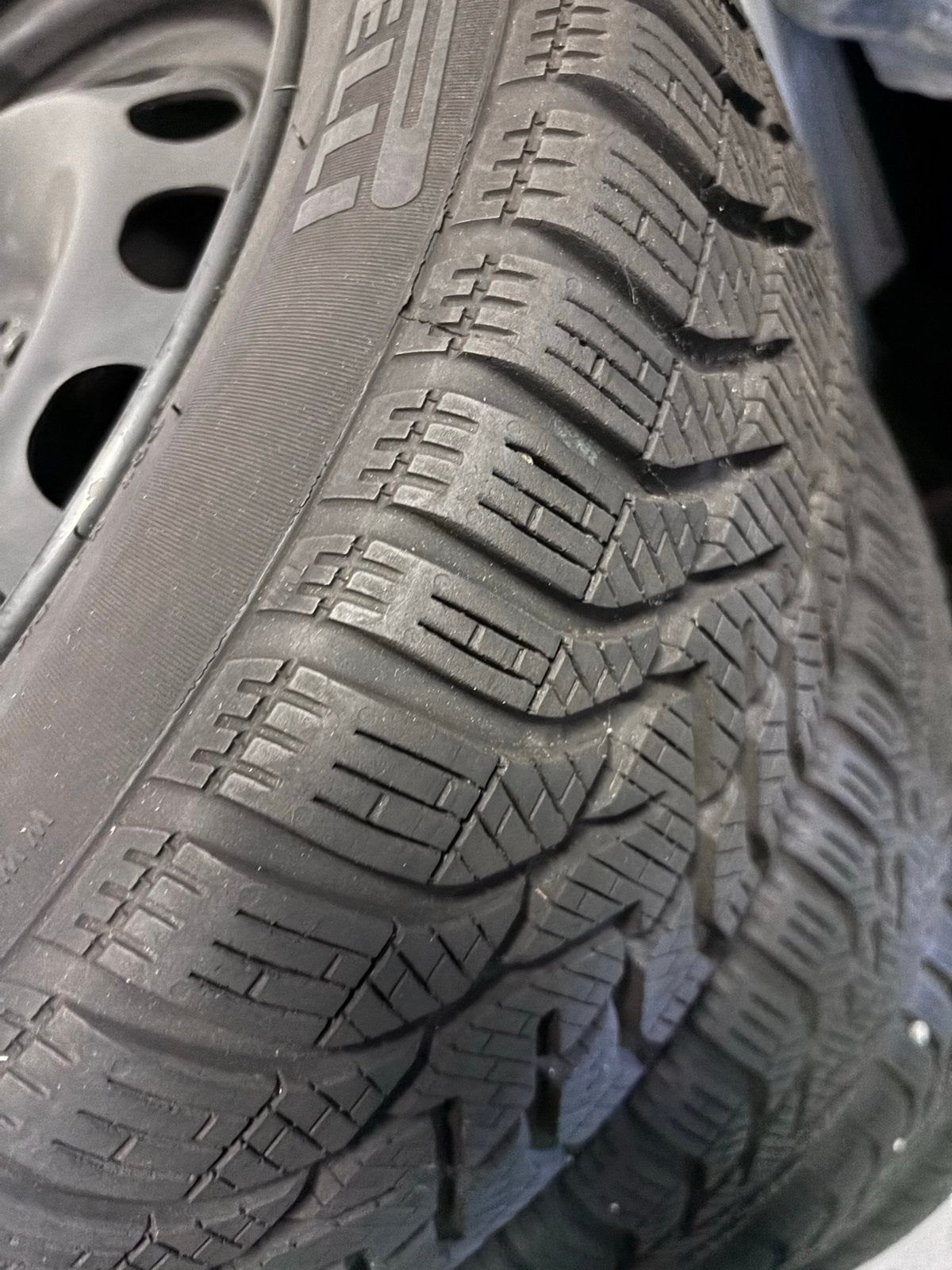 Pirelli winterbanden 205/55 R16 - 1 winter gebruikt, Auto-onderdelen, Ophalen, Gebruikt, 16 inch, Band(en)