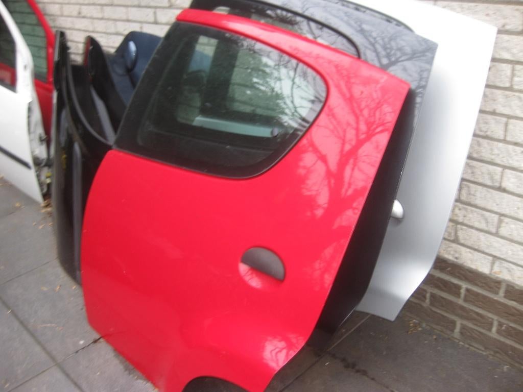 bumper, voorbumper, deur , deuren ,scherm , peugeot 107, Ophalen of Verzenden, Citroën