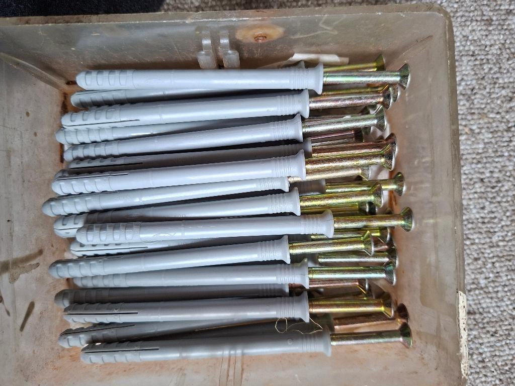 Slagpluggen., Ophalen, 50 tot 100 mm, Zo goed als nieuw, Pluggen