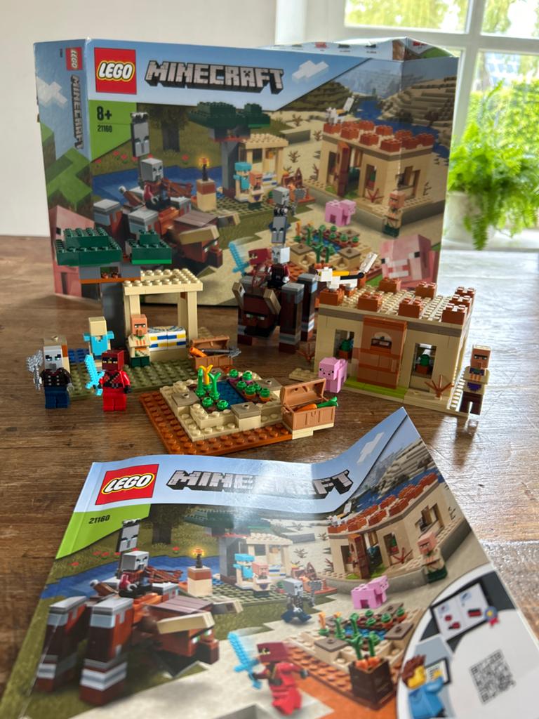 Lego Minecraft 21160: De Illager Overval, Minecraft, Lego, Ophalen of Verzenden, Zo goed als nieuw