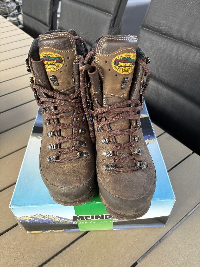 wandelschoen b/c, Ophalen, Zo goed als nieuw, Schoenen