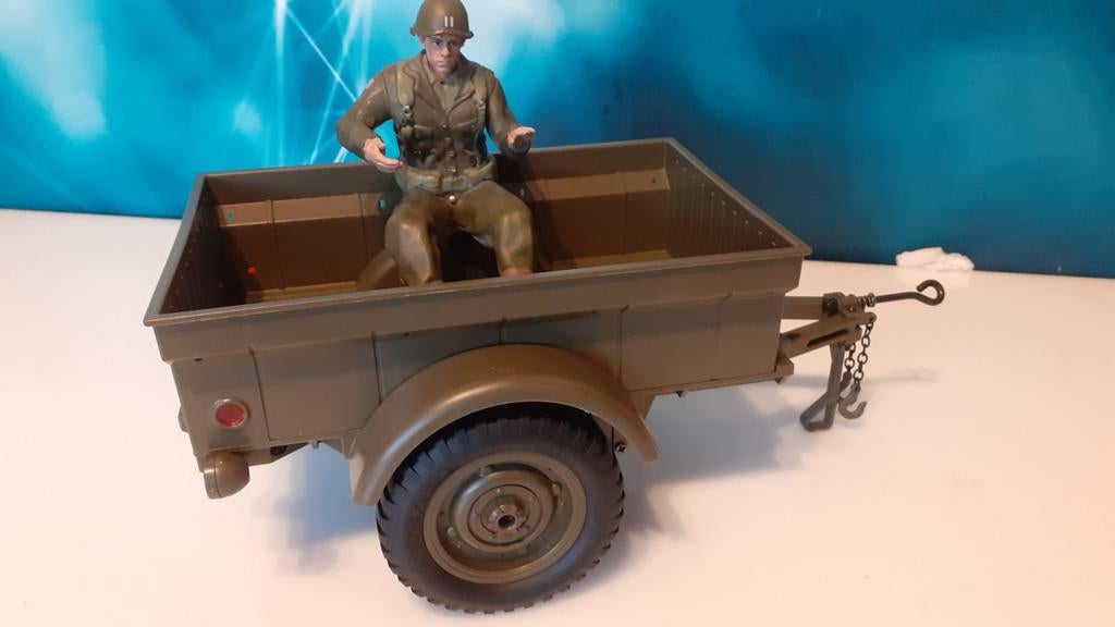 Aanhanger+soldaat tbv Willy,s Jeep C8815 schaal 1:10, Elektro, Auto offroad, Nieuw, Ophalen of Verzenden