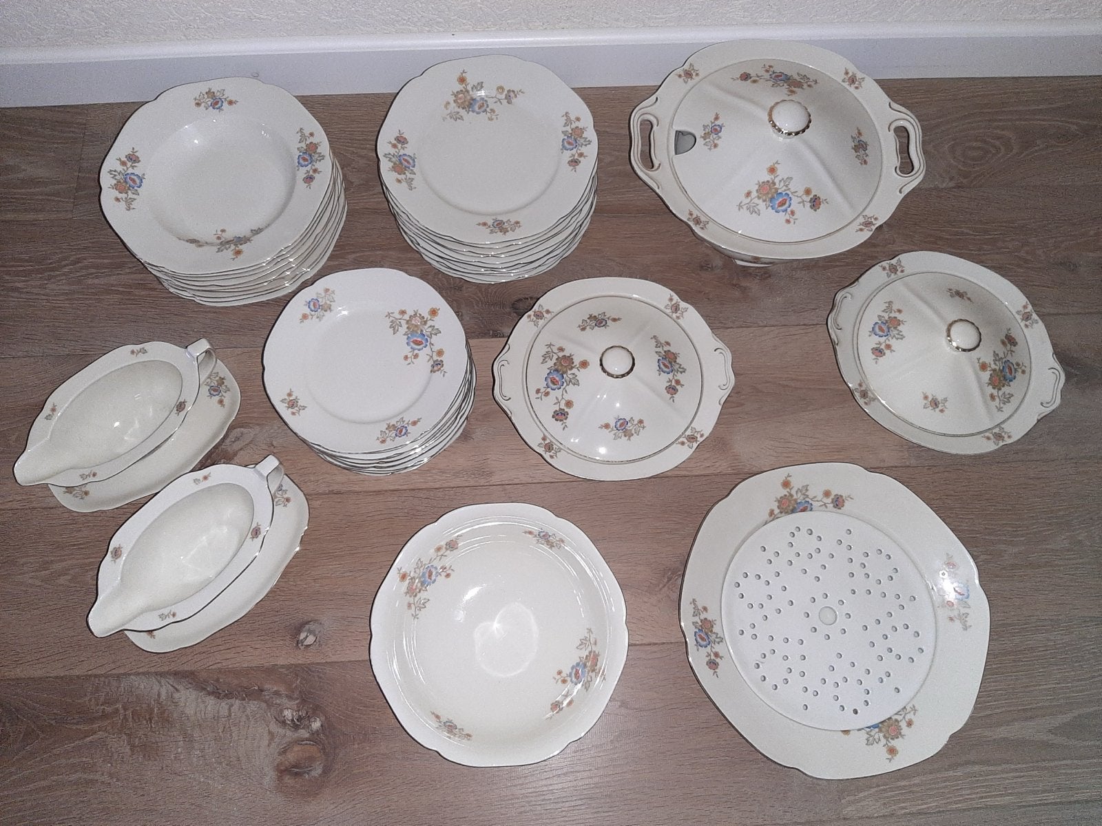Wille & Co Amsterdam Servies - Compleet met Bloemmotief, Gebruikt, Overige merken, Vintage, Ophalen of Verzenden