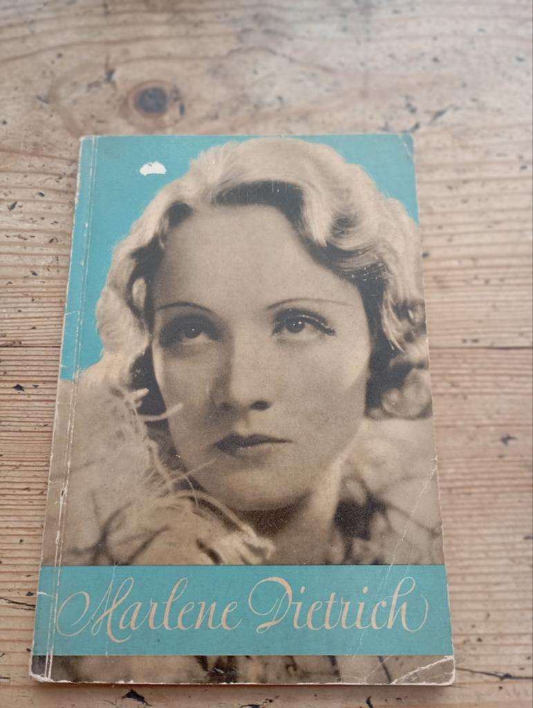 Vintage Boekje Marlène Dietrich Zangeres Actrice, Ophalen of Verzenden, Gelezen