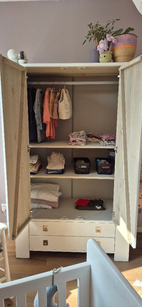 Foto 6 van Babykamer compleet, massief hout