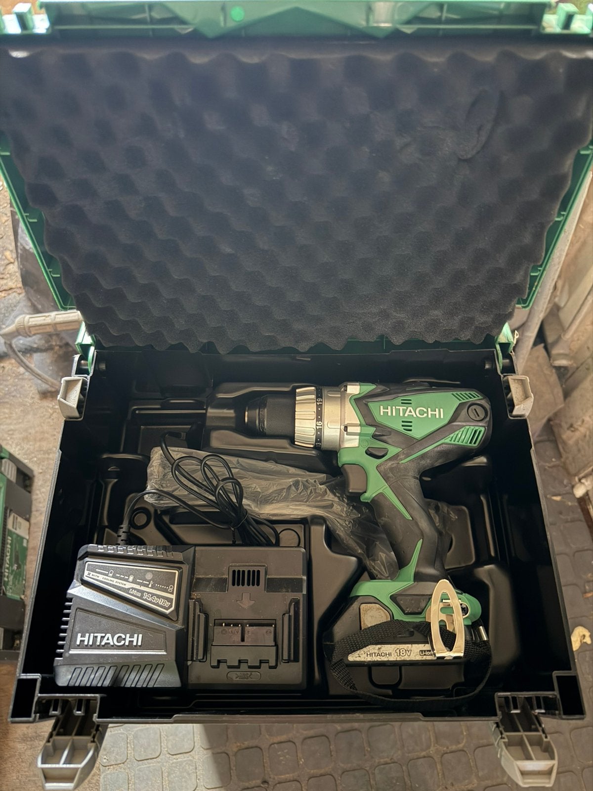 Hikoki 18v schroefboormachine + accu + lader + koffer, Doe-het-zelf en Verbouw, Gereedschap | Boormachines, Ophalen, 600 watt of meer