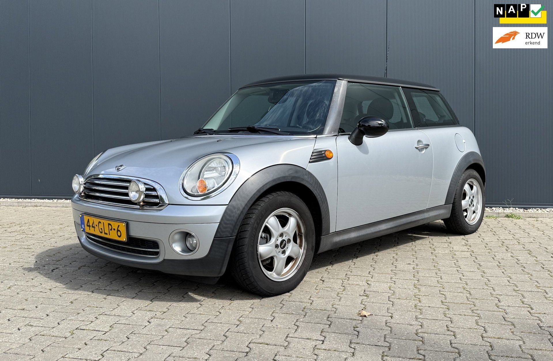 Mini 3-Deurs 1.6 Cooper Pepper Airco Ketting vervangen NAP, Auto's, Voorwielaandrijving, Stof, Gebruikt, 4 cilinders