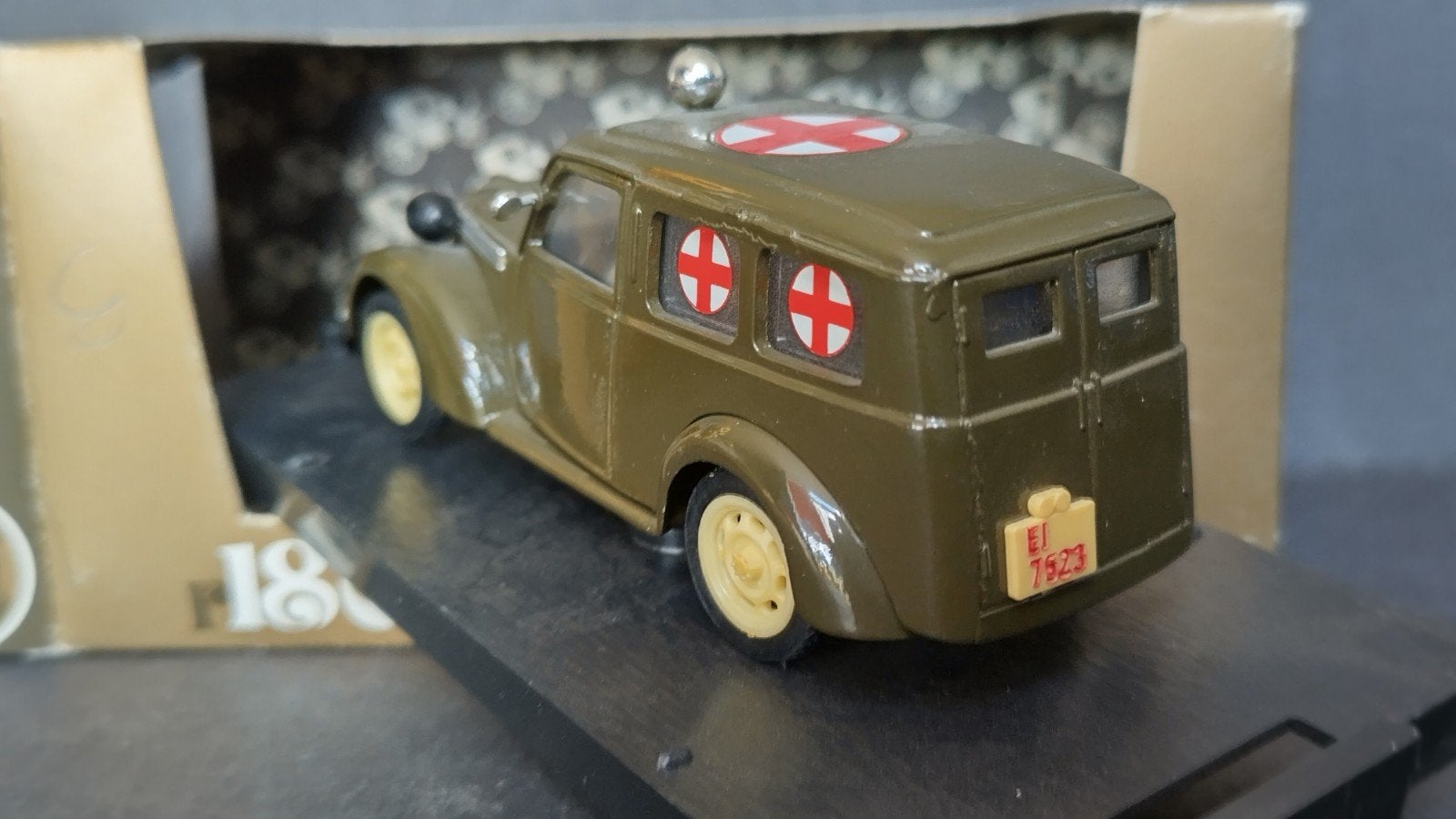 Fiat 1100 E Ambulance Militaire Italia 1:43 Brumm Pol, Hobby en Vrije tijd, Modelauto's | 1:43, Overige merken, Auto, Verzenden