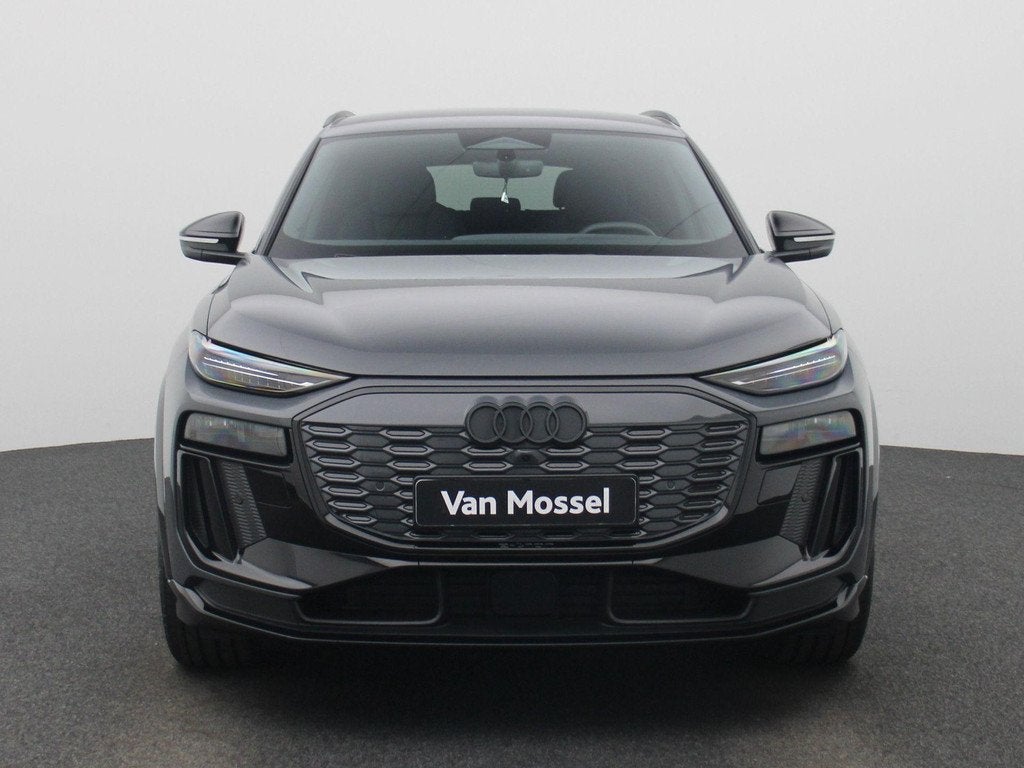 Audi Q6 e-tron edition quattro 100 kWh | Adaptive cruise con, Auto's, Audi, Automaat, 12 maanden, Stof, Gebruikt