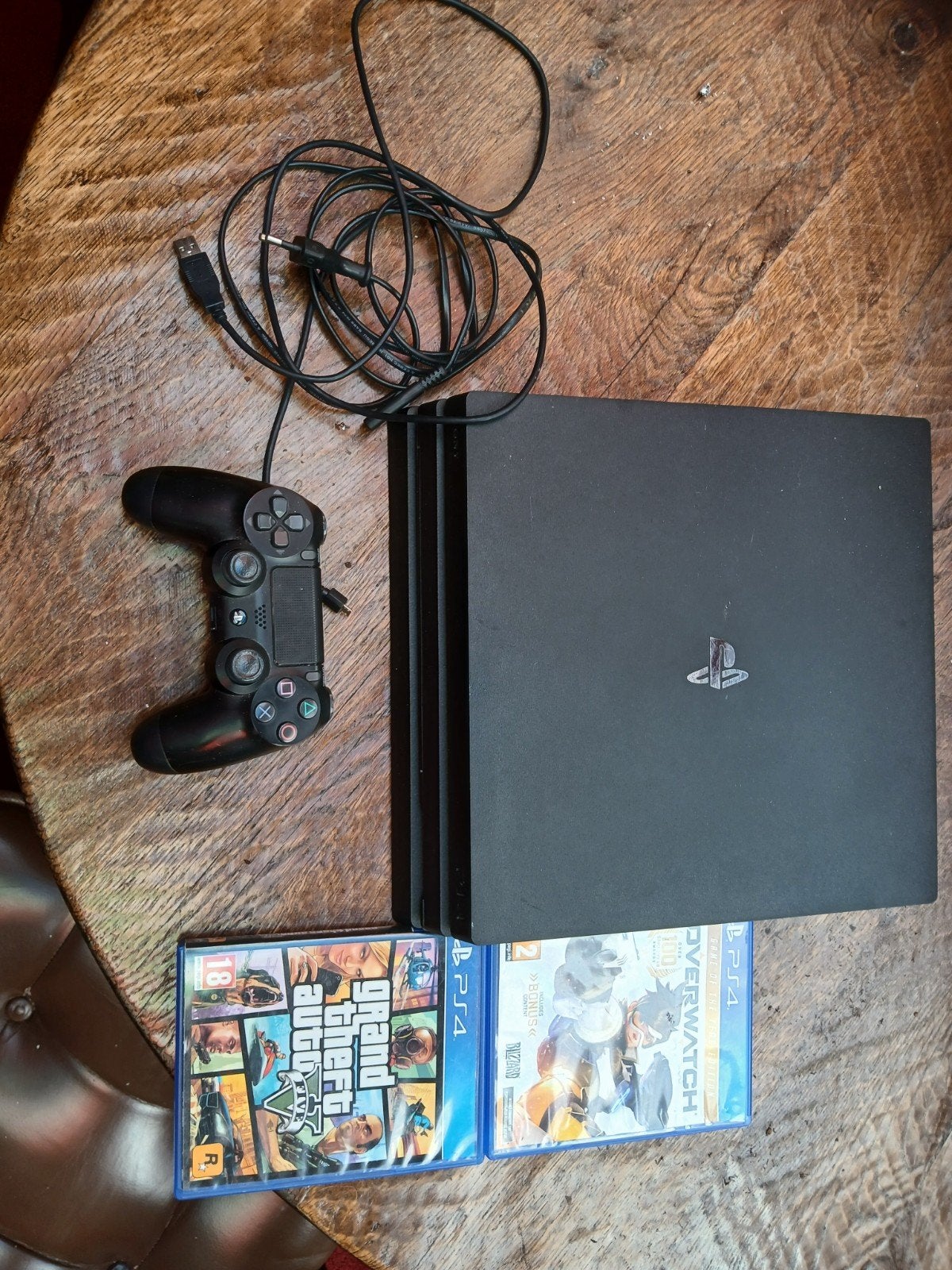 Playstation 4 pro, Ophalen, Zo goed als nieuw, Met 1 controller, Pro