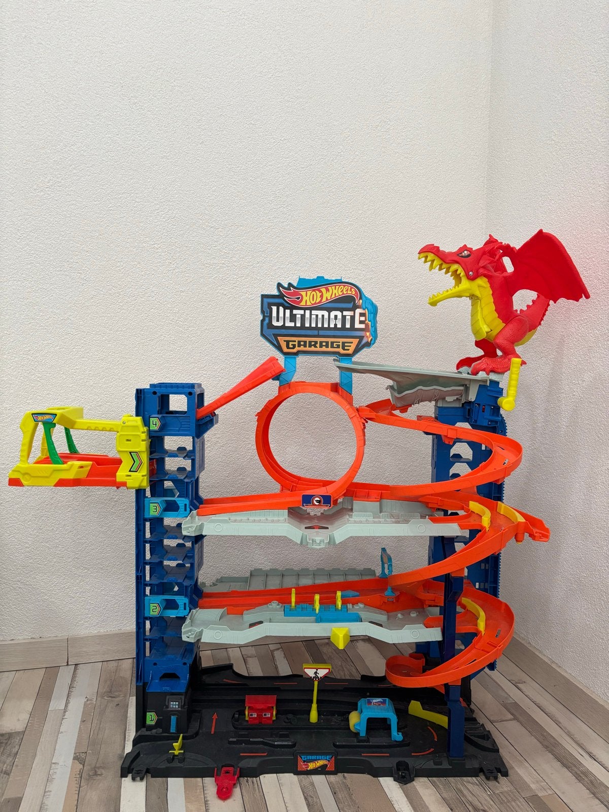 Hot Wheels Ultimate Garage Super Garage met Draak, Verzenden, Zo goed als nieuw