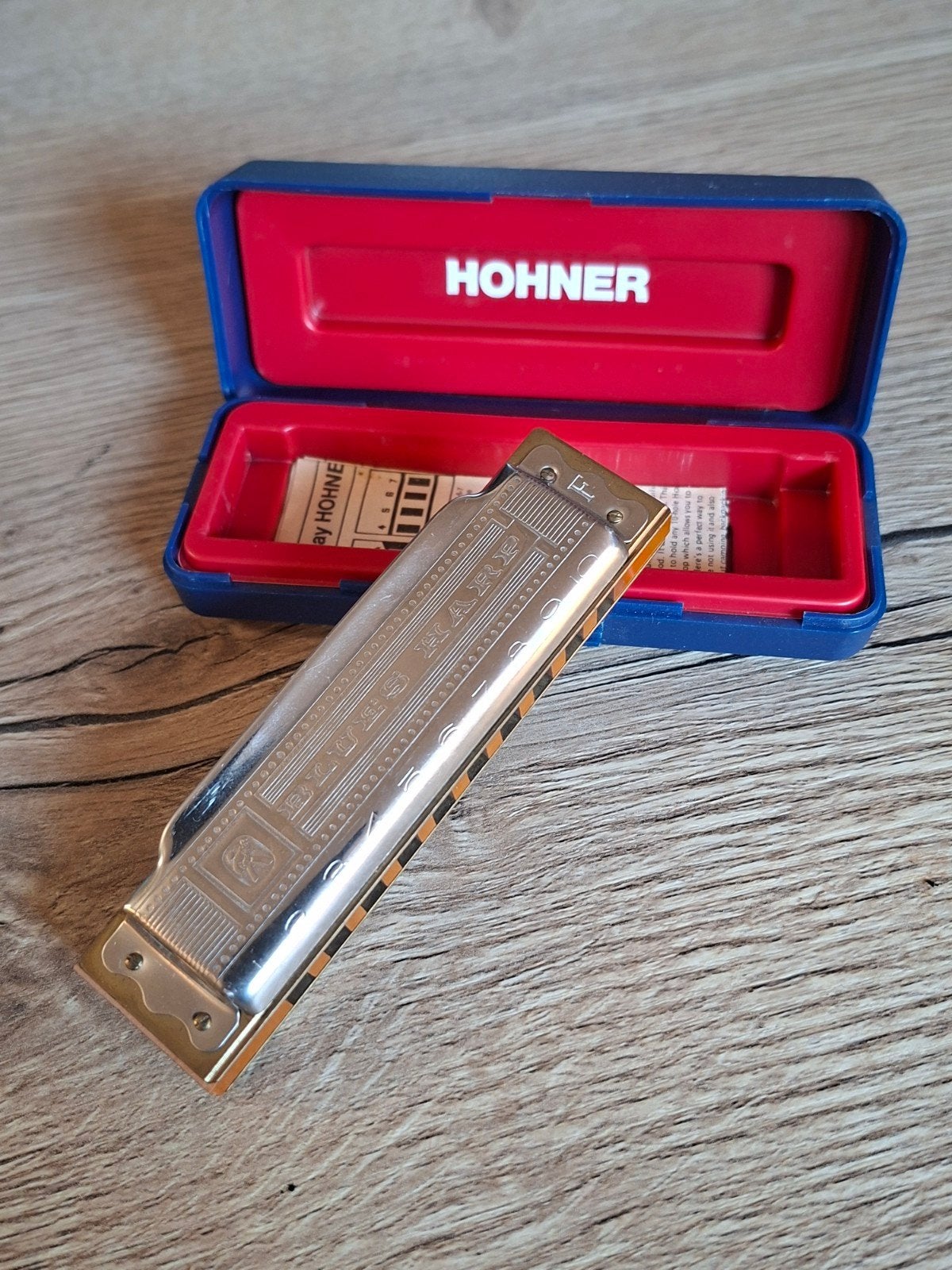 Hohner Blues Harp mondharmonica in F - Zo goed als nieuw, Overige typen, Ophalen of Verzenden, Zo goed als nieuw, Met koffer of doosje