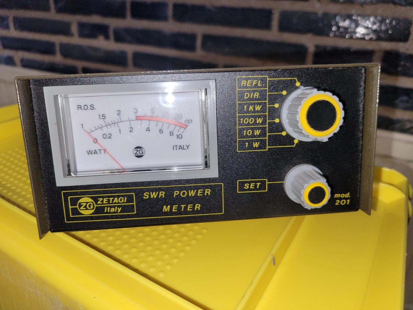 Zetagi. Watt meter ed, Ophalen