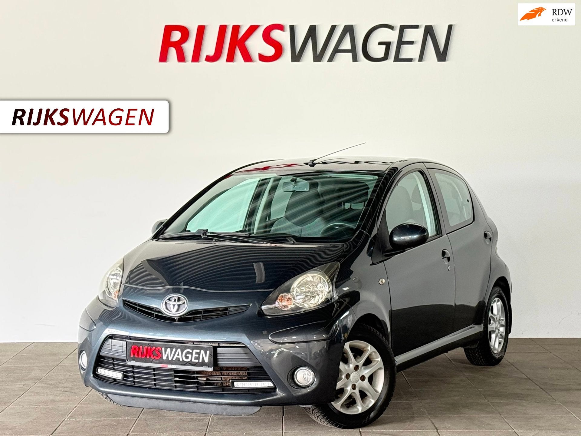 Toyota Aygo 1.0 VVT-i Aspiration LED/Velgen/Bluetooth/Airco, Voorwielaandrijving, Stof, Gebruikt, Met garantie (alle)