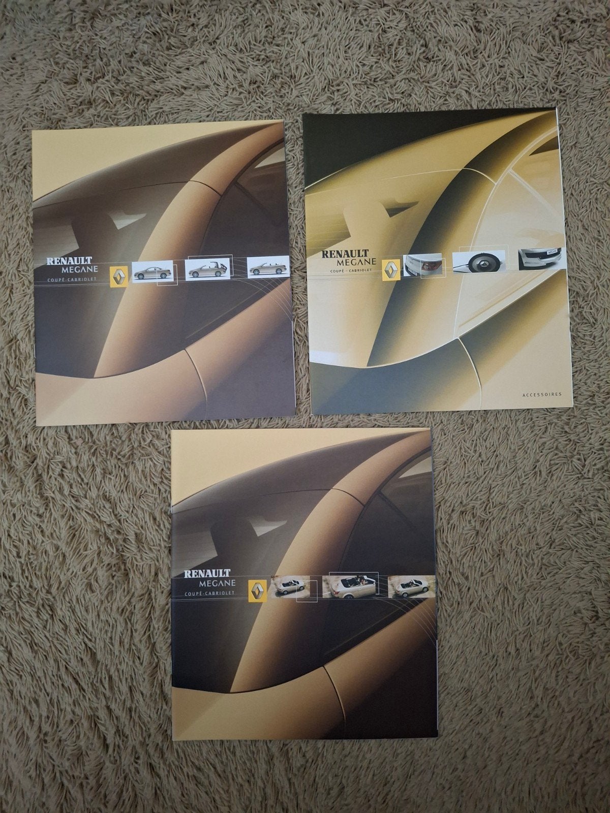 3x autofolder Renault Megane Coupe cabriolet 2e generatie, Boeken, Auto's | Folders en Tijdschriften, Verzenden, Renault