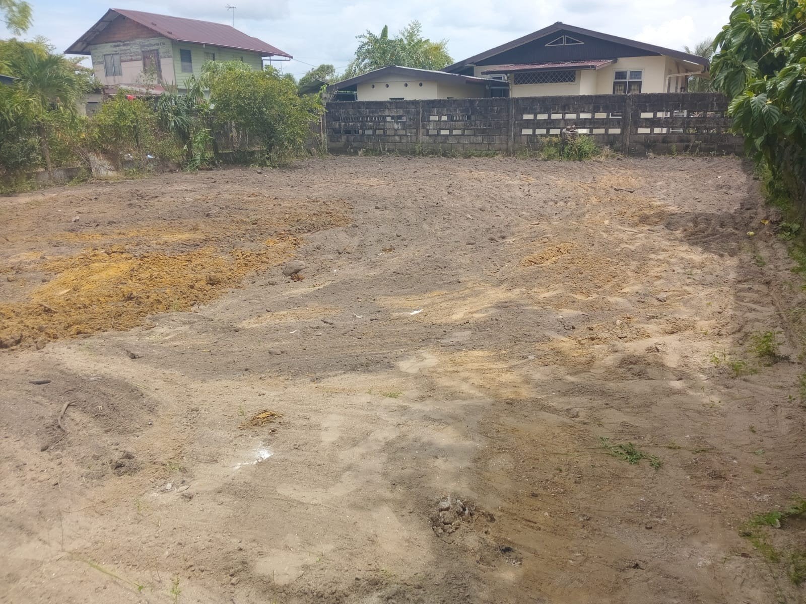 Perceel te koop in Suriname, Huizen en Kamers, 200 tot 500 m²