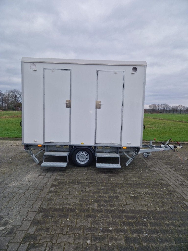 Zeer nette toiletwagen (middel) te huur 2-1-1, Ophalen, Zo goed als nieuw, Overige