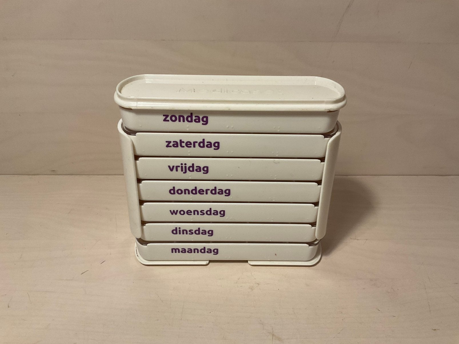 Livsane Medicaset medicijnenbox wit 5 vaks braille, Diversen, Verpleegmiddelen, Ophalen of Verzenden