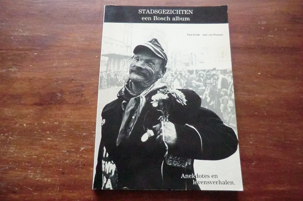 boek - Stadsgezichten - een Bosch' album / Den Bosch, Boeken, Ophalen of Verzenden, 20e eeuw of later, Gelezen