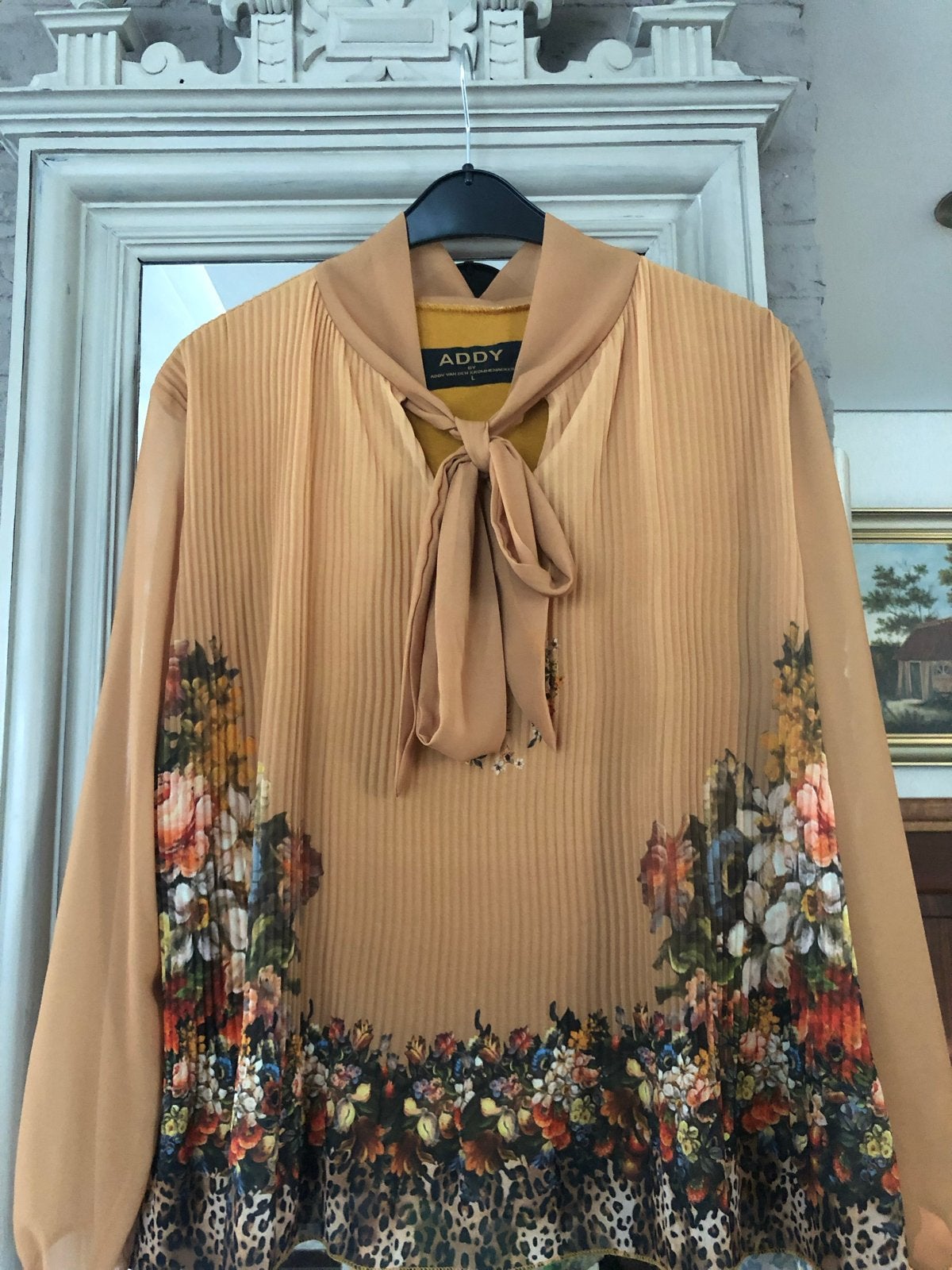 Addy van den Krommenacker blouse met bloemenprint, Ophalen of Verzenden, Zo goed als nieuw, Maat 42/44 (L), Beige