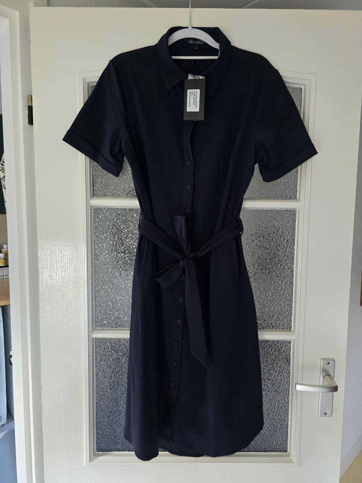 nieuw mi piace jurk donkerblauw L, Ophalen of Verzenden, Nieuw, Blauw, Onder de knie