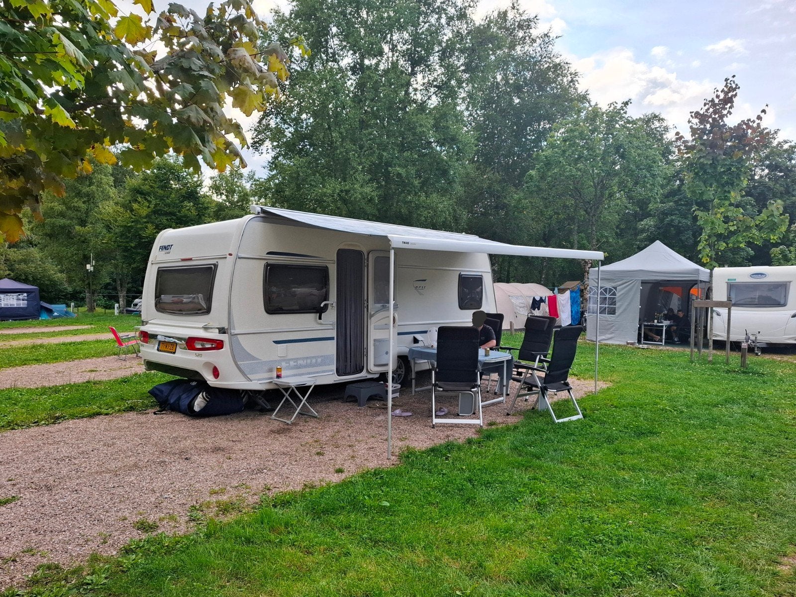 Fendt Saphir 470 TF - Ruime caravan met rondzit en vast bed, Particulier