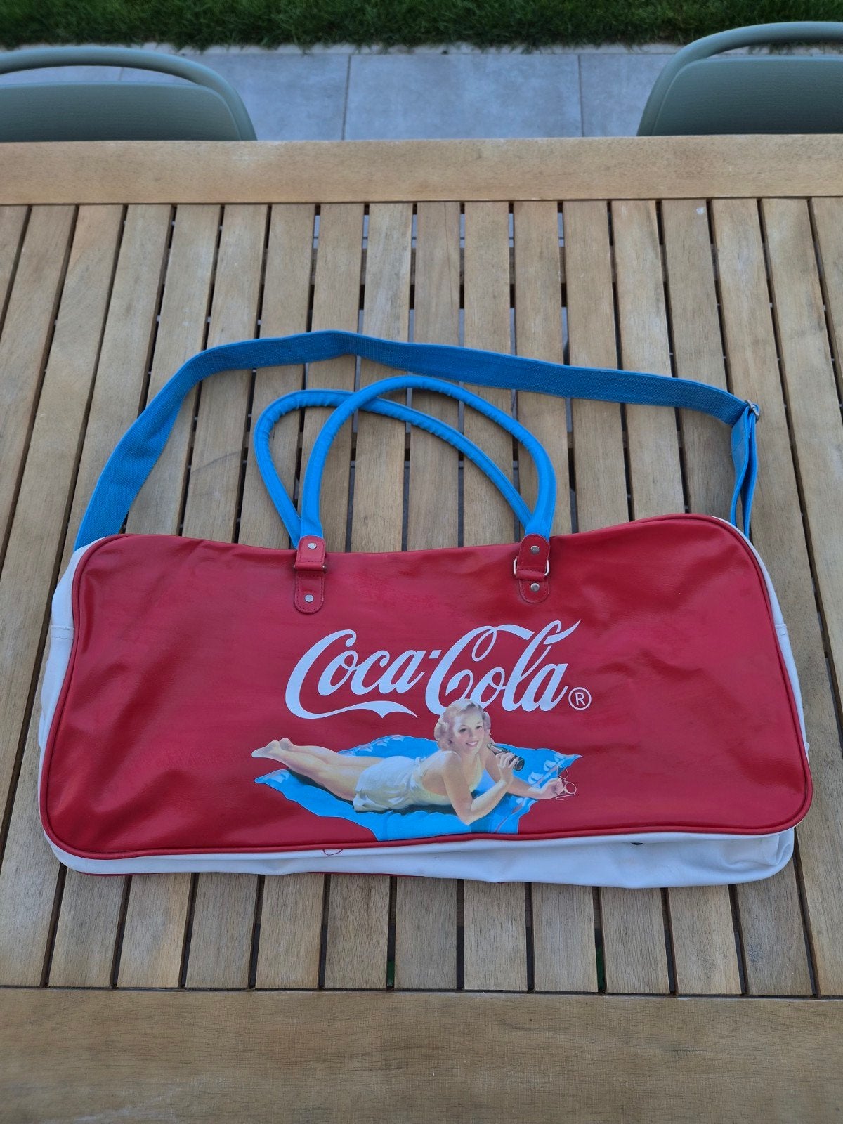 Vintage Coca-Cola Reistas - Rood/Wit met Pin-up, 20 tot 30 cm, Nieuw, Ophalen of Verzenden, 60 tot 80 cm
