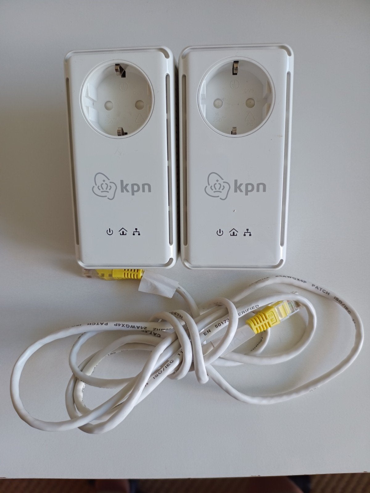 2 KPN netwerk adapters met kabel, Ophalen of Verzenden, Nieuw, Kpn